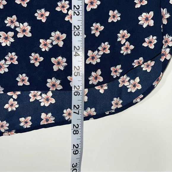 LOFT Outlet Navy Blue & Pink Floral Print Flutter Sleeve Blouse Small Women’s - Picture 7 of 10